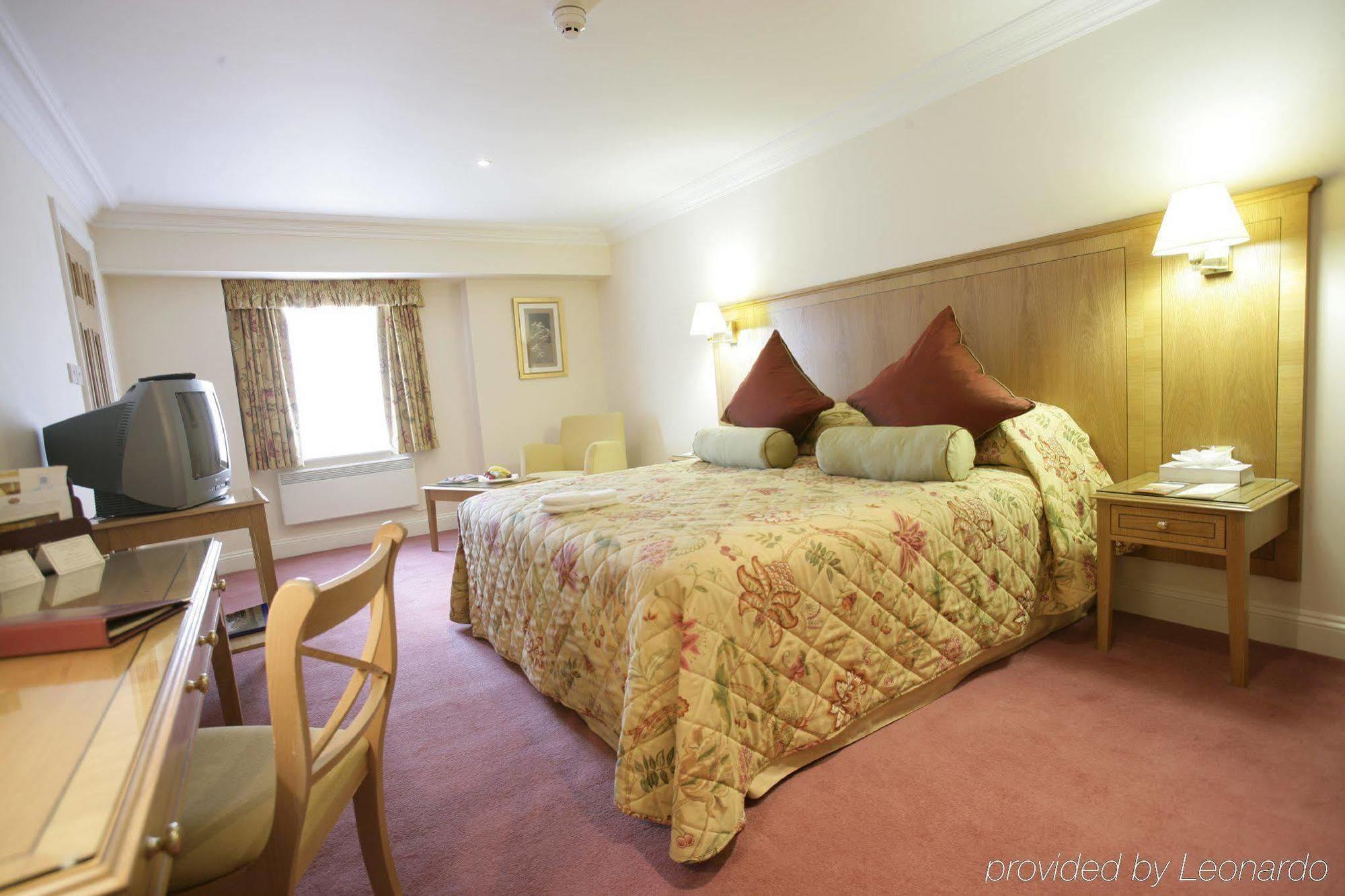 Whittlebury Hall And Spa Room photo